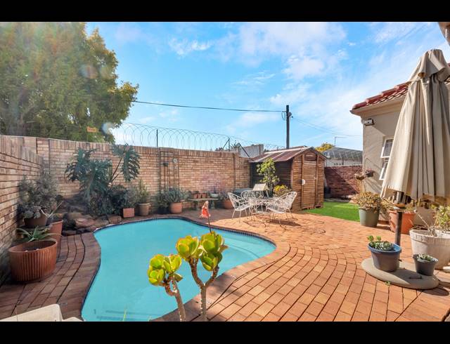 3 BEDROOM TOWNHOUSE FOR SALE IN LINDEN